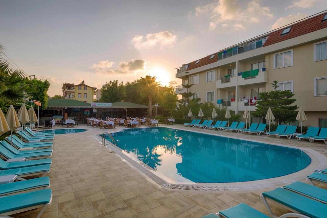 Risus Hotel Sidé Extérieur photo